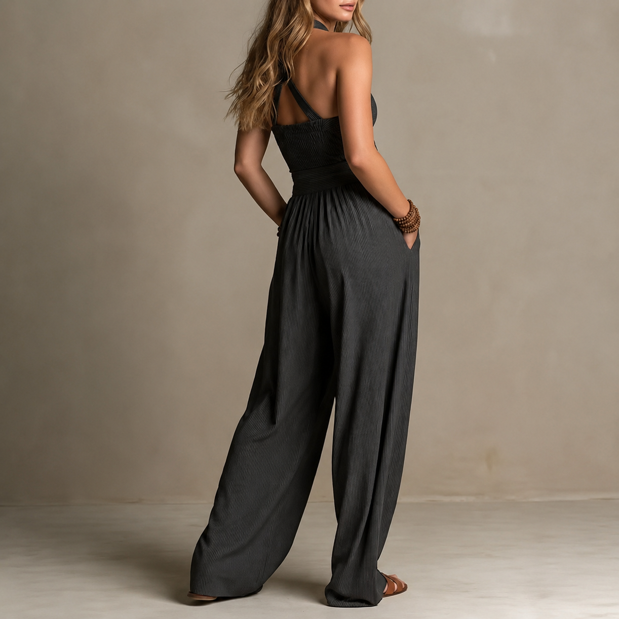 Ariana | Mono Elegante Escote Cruzado