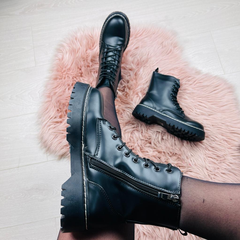 Rio - Botas Negras
